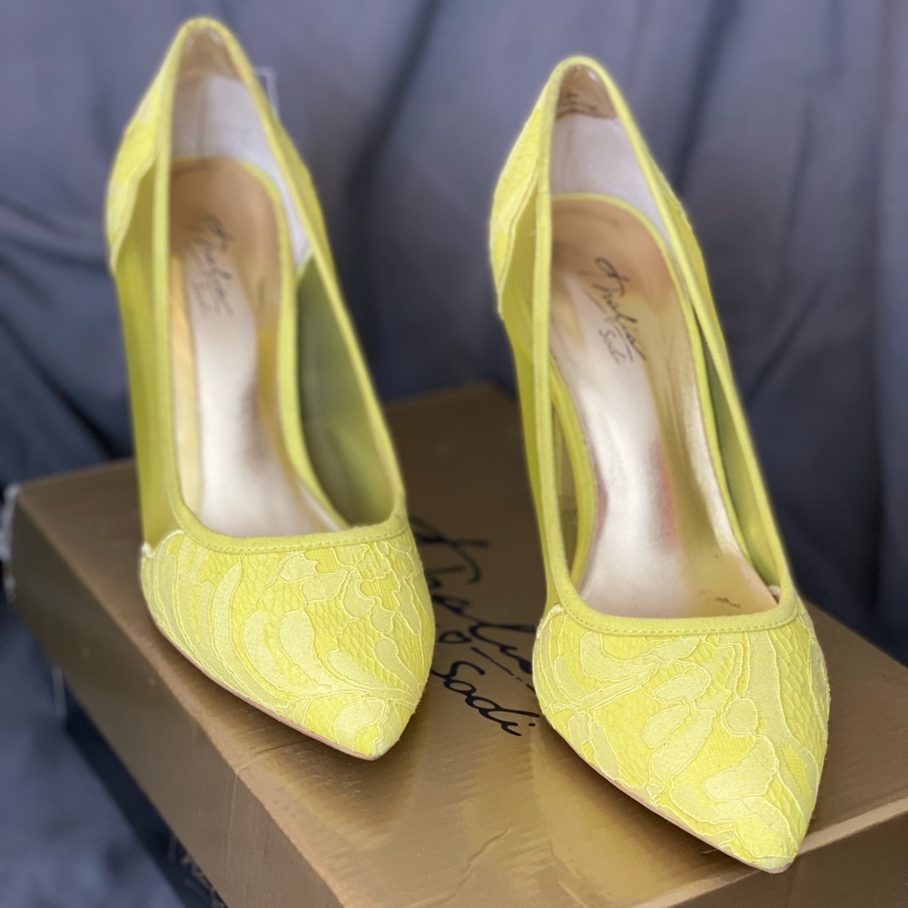 Thalia Sodi heels; Size 7; Neon green; lace detail
